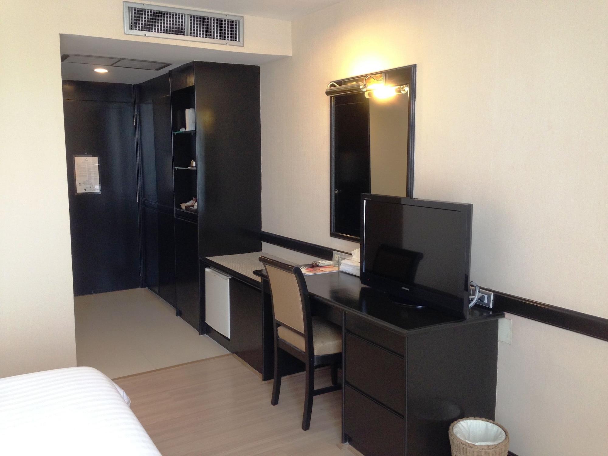 The City Hotel Sriracha By Bbh Japan Сирача Экстерьер фото